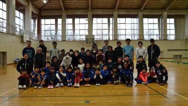 松山沙来選手、佐々木シンディオウスヤー選手、熊谷市「親子サッカー教室」参加報告